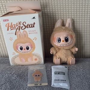 Labubu Baba Pop Mart